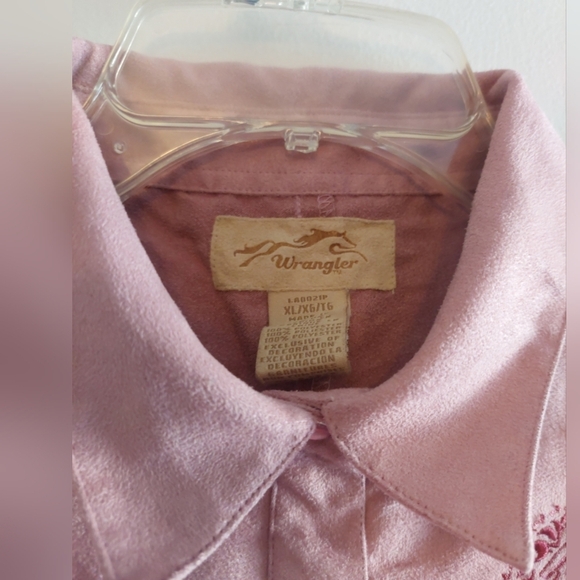 Vintage Wrangler Floral embroidered Pearl Snap Longsleeve Western Shirt XL Pink - Picture 2 of 9